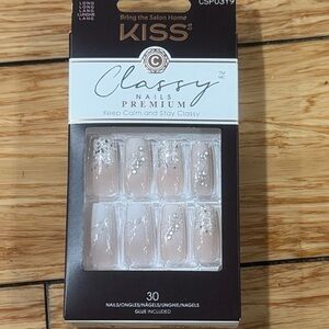 KISS Classy Nails Premium with Silver Sparkle